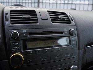 Седан Toyota Avensis 2010 года, 1050000 рублей, Волгоград