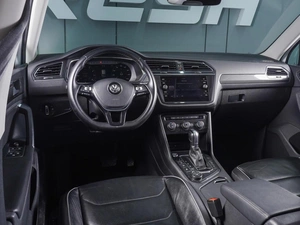 Внедорожник Volkswagen Tiguan 2017 года, 2699000 рублей, Ростов-на-Дону