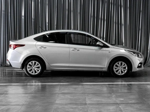 Седан Hyundai Solaris 2018 года, 1365000 рублей, Тюмень