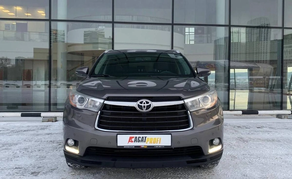 Внедорожник Toyota Highlander 2014 года, 2990000 рублей, Красноярск