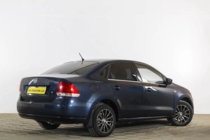 Седан Volkswagen Polo 2011 года, 899000 рублей, Тюмень
