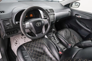Седан Toyota Corolla 2010 года, 899000 рублей, Красноярск