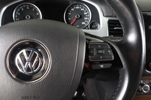 Внедорожник Volkswagen Touareg 2011 года, 2349000 рублей, Пермь