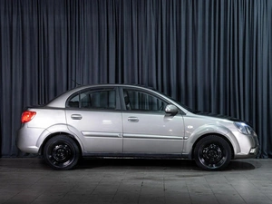 Седан Kia Rio 2011 года, 500000 рублей, Волгоград