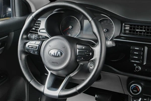 Седан Kia Rio 2017 года, 1379000 рублей, Тюмень