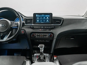 Хетчбэк Kia Ceed 2020 года, 1805000 рублей, Красноярск