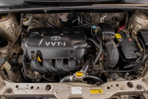 Седан Toyota Platz 2003 года, 489000 рублей, Барнаул