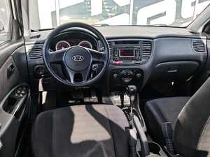 Седан Kia Rio 2010 года, 700000 рублей, Краснодар