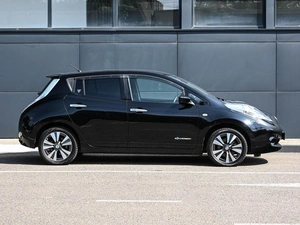 Хетчбэк Nissan Leaf 2017 года, 1358000 рублей, Кирилловка