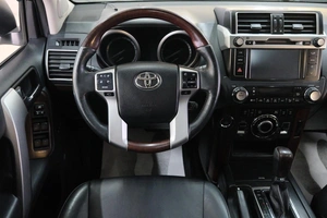 Внедорожник Toyota Land Cruiser Prado 2015 года, 4519000 рублей, Омск