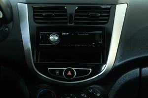 Хетчбэк Hyundai Solaris 2013 года, 779000 рублей, Омск