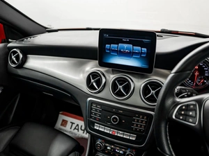 Внедорожник Mercedes-benz GLA-класс 2017 года, 2250000 рублей, Красноярск