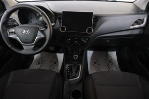 Седан Hyundai Solaris 2019 года, 1289000 рублей, Омск
