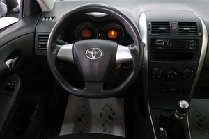 Седан Toyota Corolla 2012 года, 1229000 рублей, Омск