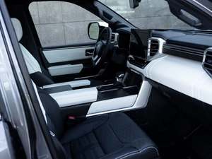 Внедорожник Toyota Sequoia 2025 года, 15000000 рублей, Новоивановское