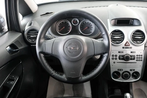 Хетчбэк Opel Corsa 2011 года, 539000 рублей, Омск