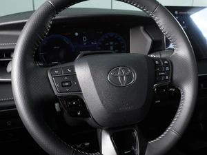 Седан Toyota Camry 2026 года, 4355000 рублей, Красный Пахарь