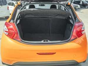 Хетчбэк Peugeot 208 2013 года, 799000 рублей, Краснодар