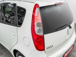 Хетчбэк Mitsubishi Colt 2010 года, 615000 рублей, Красноярск