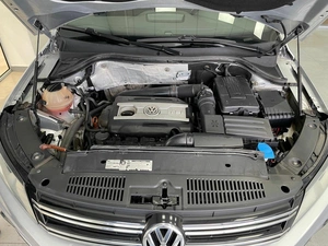 Внедорожник Volkswagen Tiguan 2011 года, 1175000 рублей, Красноярск