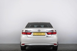 Седан Toyota Camry 2016 года, 2539000 рублей, Томск