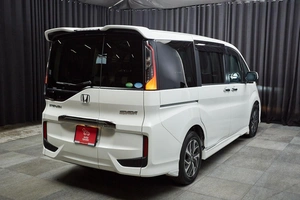 Минивэн Honda Stepwgn 2017 года, 1799000 рублей, Красноярск