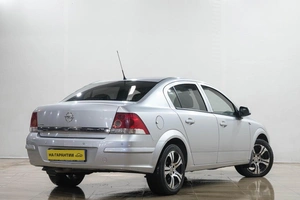 Седан Opel Astra 2010 года, 749000 рублей, Новокузнецк