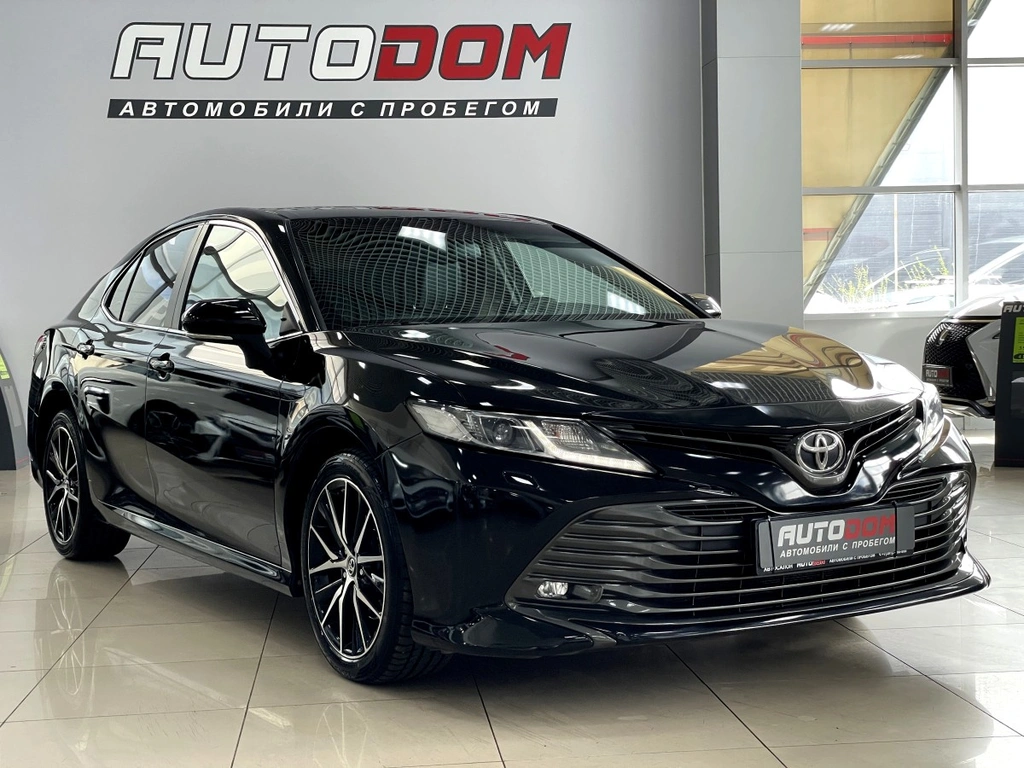 Седан Toyota Camry 2019 года, 2497000 рублей, Солонцы