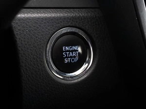 Седан Toyota Camry 2020 года, 3200000 рублей, Тверь