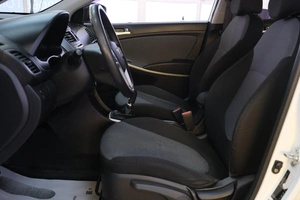 Седан Hyundai Solaris 2013 года, 849000 рублей, Омск