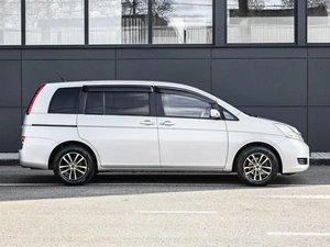 Минивэн Toyota Isis 2010 года, 1399000 рублей, Кирилловка