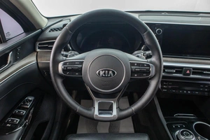 Седан Kia K5 2021 года, 3289000 рублей, Барнаул