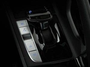 Седан Hyundai Elantra 2025 года, 2827077 рублей, Москва