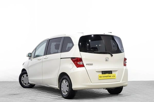 Минивэн Honda Freed 2008 года, 999000 рублей, Барнаул