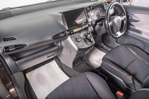 Минивэн Toyota Wish 2010 года, 1259000 рублей, Томск