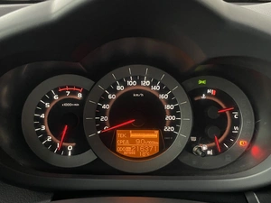 Внедорожник Toyota RAV4 2011 года, 1387000 рублей, Солонцы