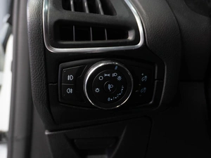 Хетчбэк Ford Focus 2012 года, 1199000 рублей, Тюмень