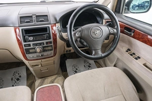 Минивэн Toyota Ipsum 2003 года, 799000 рублей, Красноярск