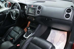 Внедорожник Volkswagen Tiguan 2010 года, 1248000 рублей, Солонцы