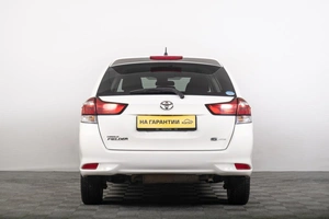 Универсал Toyota Corolla Fielder 2015 года, 1099000 рублей, Томск