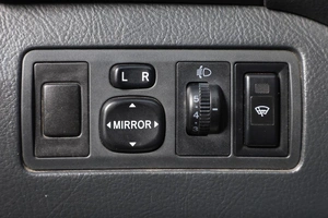 Седан Toyota Avensis 2005 года, 699000 рублей, Новосибирск