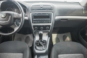 Лифтбек Skoda Octavia 2010 года, 689000 рублей, Барнаул