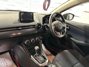 Хетчбэк Mazda Demio 2015 года, 1050000 рублей, Красноярск