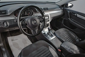 Седан Volkswagen Passat 2011 года, 1099000 рублей, Челябинск