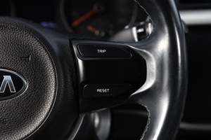 Седан Kia Rio 2018 года, 1589000 рублей, Новосибирск