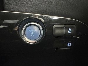 Лифтбек Toyota Prius 2019 года, 2200000 рублей, Красноярск