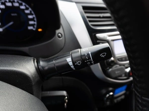 Седан Hyundai Solaris 2011 года, 859000 рублей, Саратов