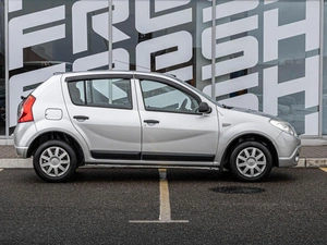 Хетчбэк Renault Sandero 2012 года, 678070 рублей, Краснодар