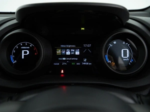 Хетчбэк Toyota Yaris 2021 года, 1224046 рублей, Москва