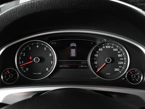 Внедорожник Volkswagen Touareg 2014 года, 2349000 рублей, Аксай